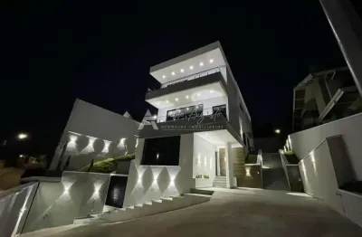 Belíssima casa em campos do jordão - belíssima casa no coração de campos do jordão