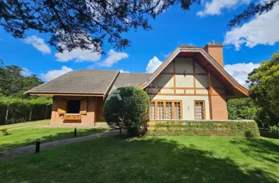 Belíssima em campos do jordão - belíssima casa em com amplo terreno em campos do jordão