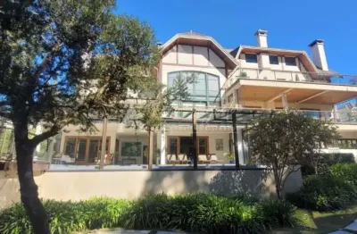 Uma casa única em campos do jordão - propriedade de alto padrão em condomínio exclusivo, próximo ao centro de capivari