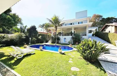 Espetacular! com 4 dorms/2sts, piscina, sauna, área gourmet e muita privacidade!