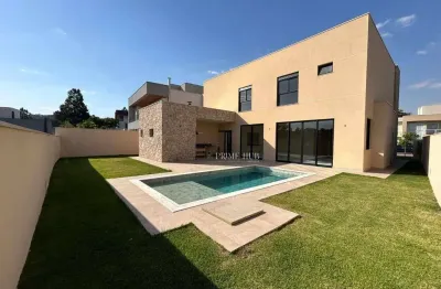 Linda casa novíssima com ótimos acabamentos e muita luz natural no alphaville granja viana