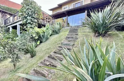 Casa charmosa com spa e vista para a natureza na granja viana – condomínio fechado