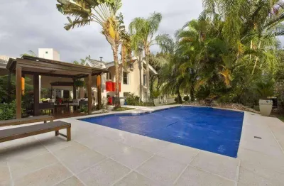 Linda casa moderna no condomínio jardim mediterrâneo - granja viana