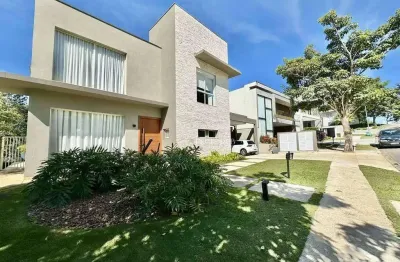 Casa moderna e completa em condomínio de alto padrão – vista privilegiada, living integrado e piscina
