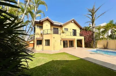 Casa de alto padrão com 4 suítes, spa e área gourmet em localização privilegiada de alphaville