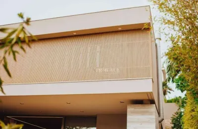 Casa de alto padrão mobiliada e equipada – 4 suítes, área gourmet e piscina