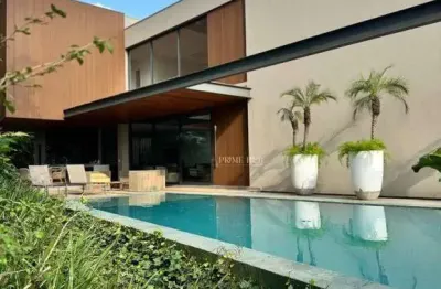 Casa de alto padrão com área gourmet e piscina – 4 suítes e vista privilegiada