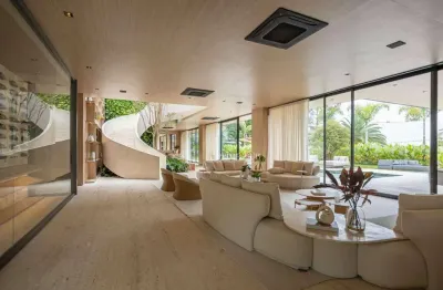 Casa de alto padrão com piscina, spa e rooftop em condomínio de luxo em alphaville