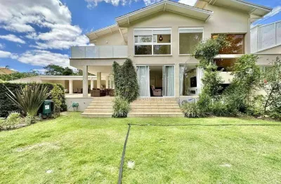 Linda casa contemporânea, reformada e mobiliada porteira fechada