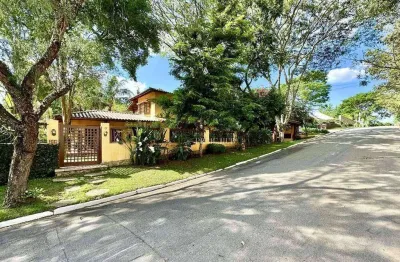 Charmosa Casa Estilo Campo em Condomínio Fechado – Total Integração com a Natureza