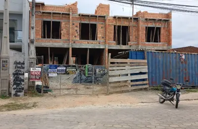 Sobrado alto padrão/1suíte+2dorm/2vagas/8,5mtfundos/churrasqueira/rebaixo gessso/piso porcelanato e laminado/postas brancas laqueadas/bairro guanabara joinville sc