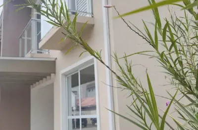 Sobrado de Esquina em condomínio fechado/ área festas com piscina/ Móveis planejados/Próximo ao shopping Garten/Área nobre e super segura !