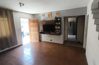 3 casas no mesmo terreno na vila clara more e tenha renda de alugueis.