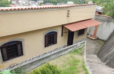 Vendo casa no bairro parque barcellos em paty do alferes - rj.