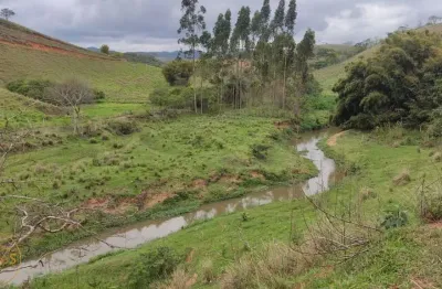 Vendo área de terras no bairro barro branco em paty do alferes - rj