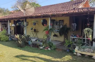 Vendo três casas no bairro praça da ponte em miguel pereira - rj