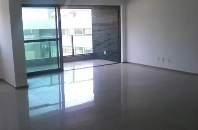 Apartamento 3 suítes, 177m², localizado ao lado da praia de boa viagem