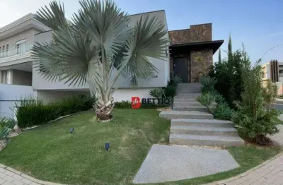 Casa térrea com 3 quartos todos suítes com closet, rica em marcenaria, cond Maria José Indaiatuba SP