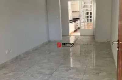 Casa em em condomínio fechado, excelente localização enfrente ao parque ecológico