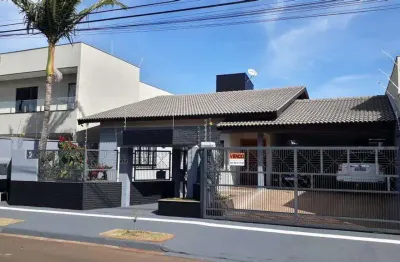 Casa espaçosa com 3 dormitórios à venda no bairro mediterrâneo - 252 m² por r$ 1.690.000 - londrina/pr