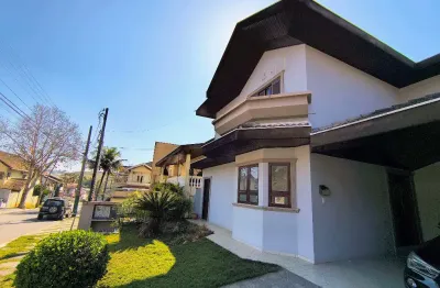 Casa altos da serra 1 com 4 quartos, piscina, 4 vagas