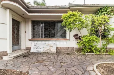 Casa comercial à venda na rua general couto de magalhães, 470, são joão, porto alegre por r$ 2.000.000