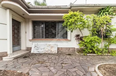 Casa comercial para alugar na rua general couto de magalhães, 470, são joão, porto alegre por r$ 8.000