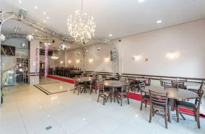 Casa comercial à venda na avenida saturnino de brito, 425, vila jardim, porto alegre por r$ 3.000.000
