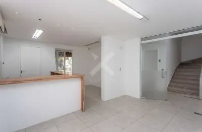 Casa comercial para alugar na rua silva só, 131, santa cecília, porto alegre por r$ 8.900