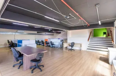 Sala comercial para alugar na Avenida Cristóvão Colombo, 2240, Floresta, Porto Alegre por R$ 10.000