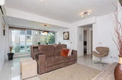 Apartamento com 2 quartos para alugar na avenida lavras, 300, petrópolis, porto alegre por r$ 5.300