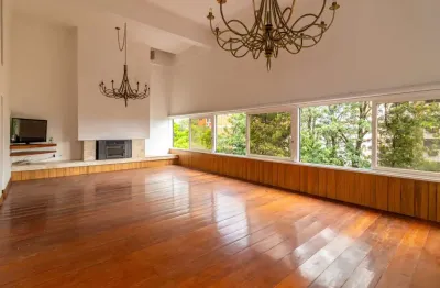 Apartamento com 3 quartos para alugar na Avenida Toropi, 139, Petrópolis, Porto Alegre por R$ 11.000