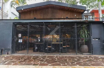 Casa comercial para alugar na Avenida Nova York, 101, Auxiliadora, Porto Alegre por R$ 18.000