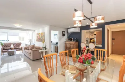 Apartamento com 3 quartos à venda na Rua Araruama, 805, Vila Jardim, Porto Alegre por R$ 1.490.000