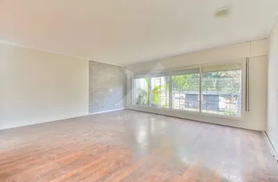 Casa comercial à venda na alameda raimundo corrêa, 156, bela vista, porto alegre por r$ 1.650.000