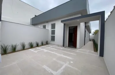 Casa nova e moderna com piscina e área gourmet no bairro tupy – itanhaém/sp – financiamento bancário disponível!  se você está em busca de uma casa nova, moderna e pronta para morar no litoral sul de