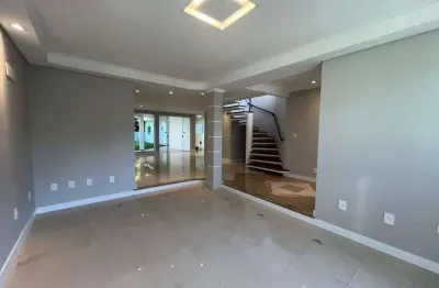 Casa com 3 quartos à venda na rua josé de alencar, praia dos amores, balneário camboriú por r$ 4.490.160