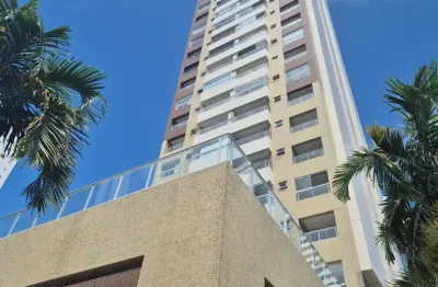 Lindo apartamento muito bem localizado com excelente cabamento