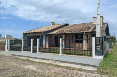 Casa á venda com 3 dormitórios na bela torres em passo de torres/sc