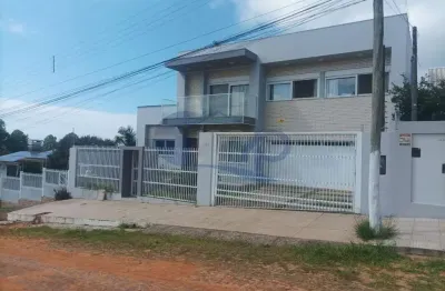 Casa de alto padrão á venda com 4 suites no bairro centenário em torres/rs