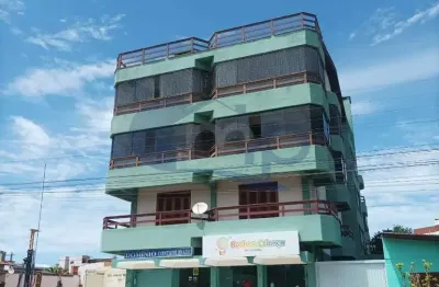 Apartamento á venda com 2 dormitórios no centro de torres/rs