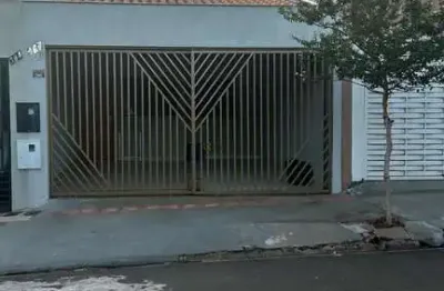 Casa na zona leste ! 3 quartos com suíte, armários nos quartos e cozinha ! mais de 100m² de área