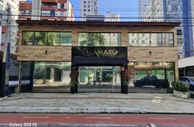 Aluga belíssimo imóvel com 120 m2 entre a loja e o andar superior.