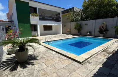 Casa totalmente solta, em terreno 12x30, com 4 quartos - sendo 2 suítes!!! apenas 400m da av. principal!!!