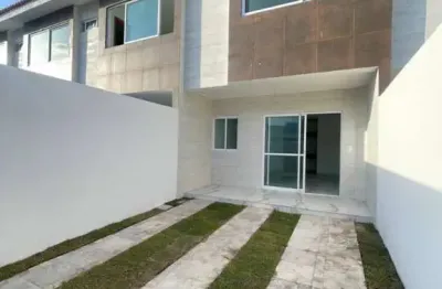 Casa duplex individual em bairro novo com 3 quartos sendo 1 suíte