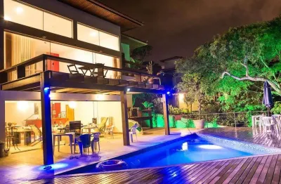 Mansão exclusiva na ferradura – luxo, conforto e vista deslumbrante