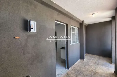 Oportunidade para investidores: 3 casas no quintal com 2 e 3 comodos reformadas