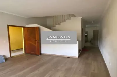 Sobrado bem localizado a 900m do shopping – 3 dormitorios e 2 vagas