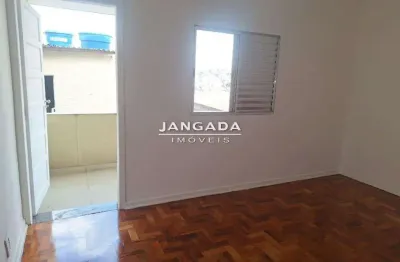 Casa no veloso com quintal e agua e luz individual – proximo ao comercio