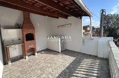 Sobrado espacoso 3 dorms, terraco com churrasqueira e 2 vagas cobertas